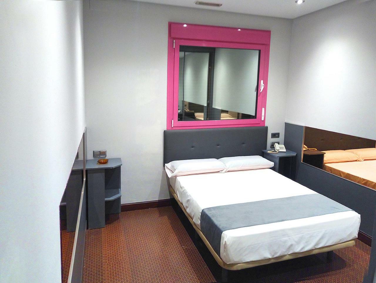 Hotel Fabrik Humanes de Madrid Kültér fotó